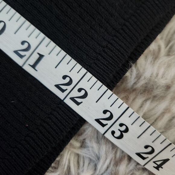 Divided by H&M Peek-a-boo Bust Cut-Out Mock Neck Ribbed Top Women's‎ Size Medium - Picture 9 of 9